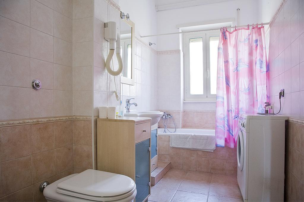 La Dolce Sosta Hotell Lido di Ostia Exteriör bild